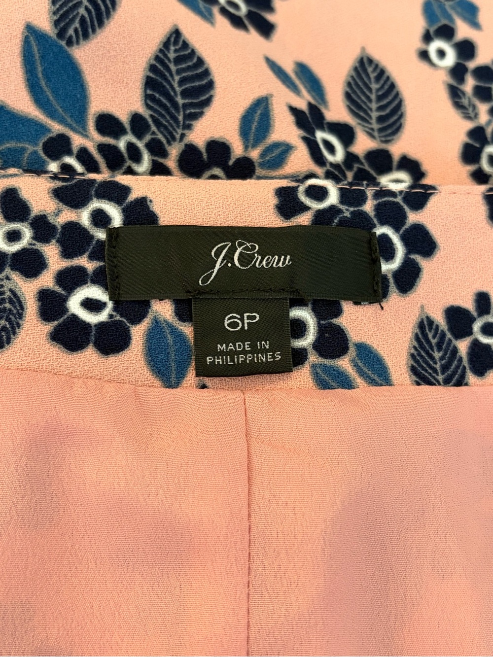 J. Crew Wrap Dress 365 Crepe Pink Plush Floral Bouquet Size 6P - Picture 12 of 14